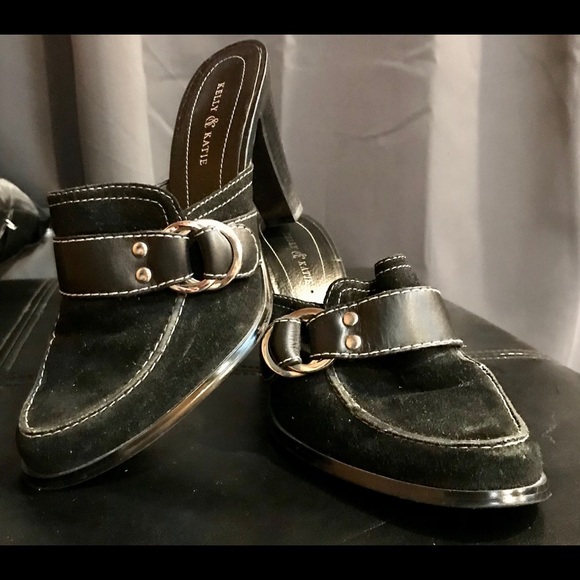 Women’s Shoes - Picture 1 of 4